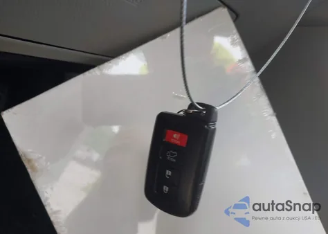 2018 Toyota Highlander Xle из США, поврежденный, VIN 5TDJZRFHXJS879100